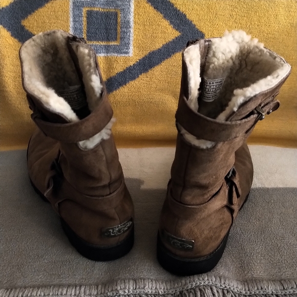 UGG boots sz. 8 (39) - Picture 4 of 9